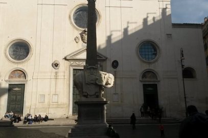 Walking tour in Rome: marble elephant