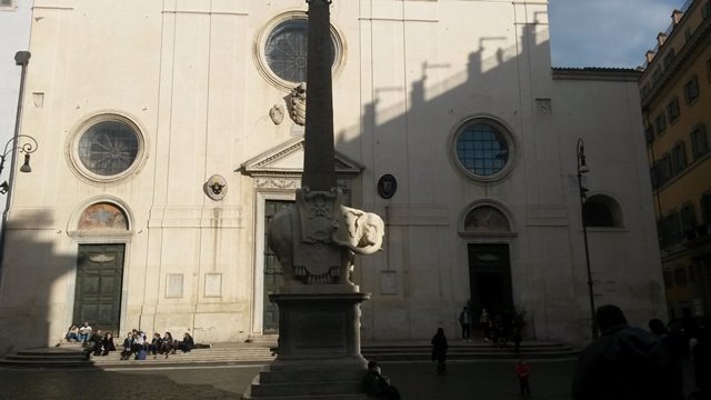 Walking tour in Rome: marble elephant