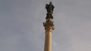 Colonna mariana a Piazza Mignanelli