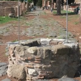 Pozzo sul Decumano di Ostia Antica